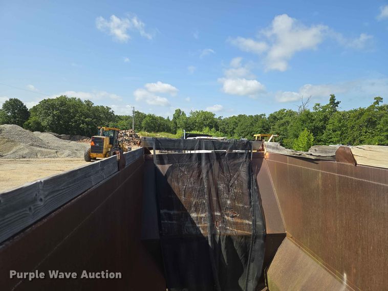 image for item EW8501 1992 Ranch Manufacturing Co. bottom dump trailer