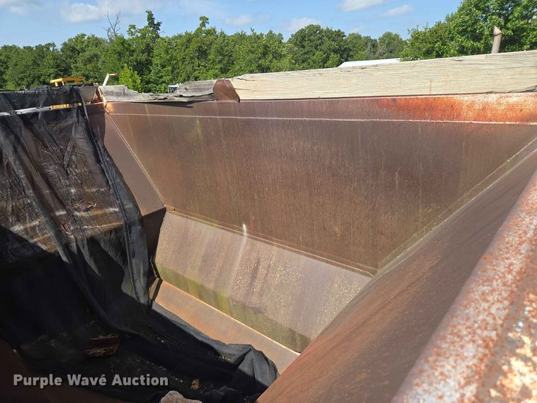 image for item EW8501 1992 Ranch Manufacturing Co. bottom dump trailer