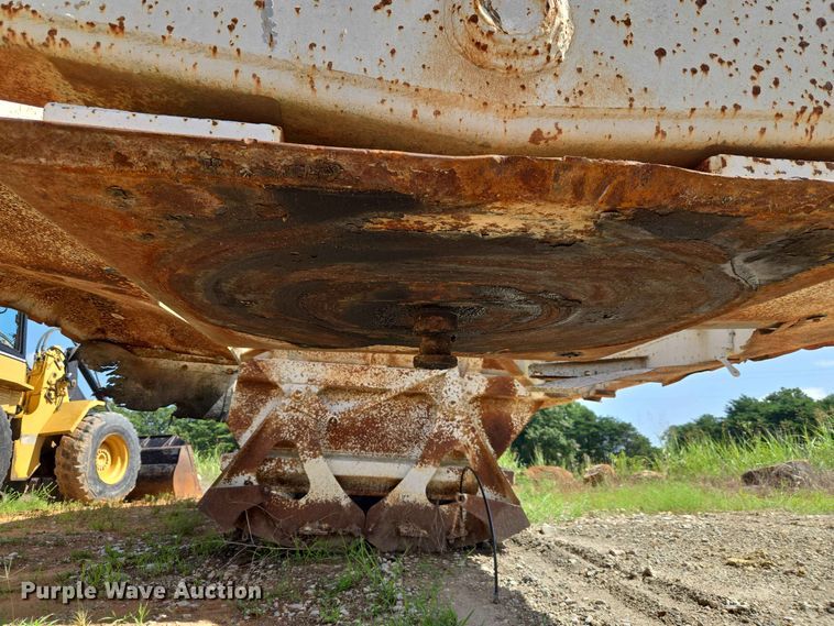 image for item EW8501 1992 Ranch Manufacturing Co. bottom dump trailer