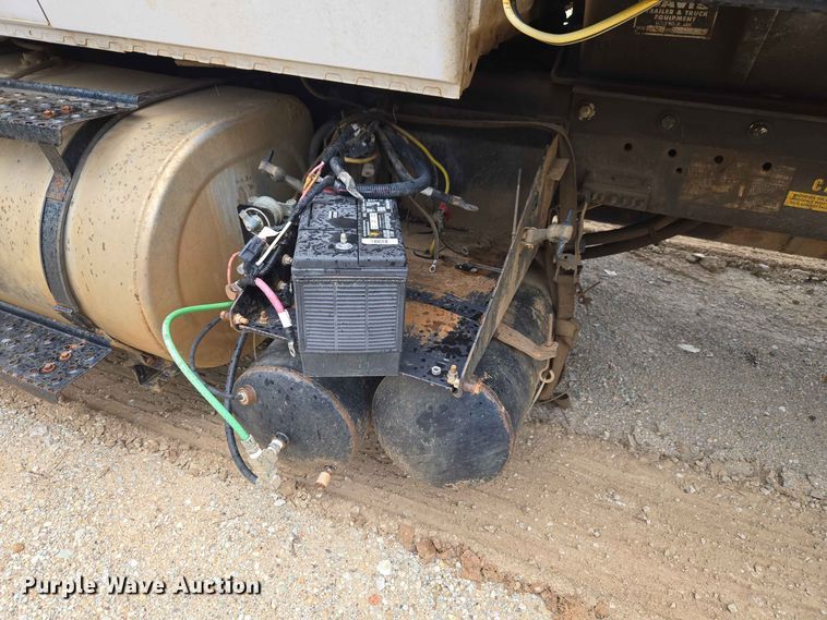 image for item EW8503 2007 International SF637 dump truck