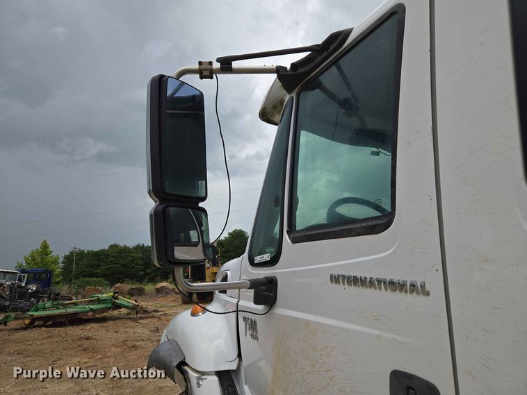 image for item EW8503 2007 International SF637 dump truck