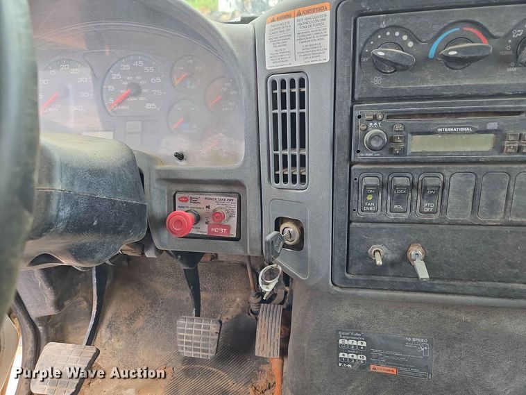 image for item EW8503 2007 International SF637 dump truck