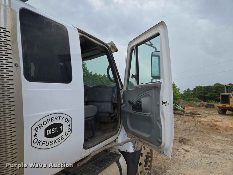 image for item EW8503 2007 International SF637 dump truck