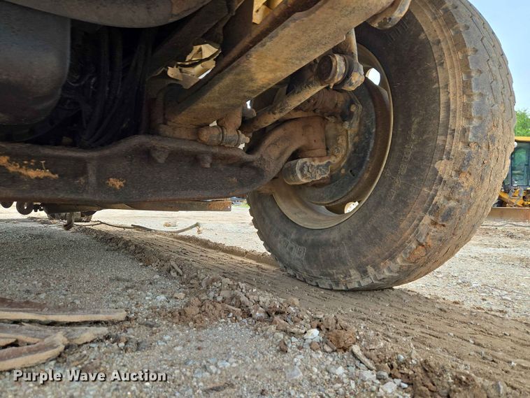 image for item EW8503 2007 International SF637 dump truck