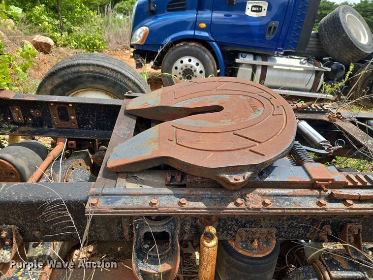image for item EW8504 1994 International 9400 semi truck