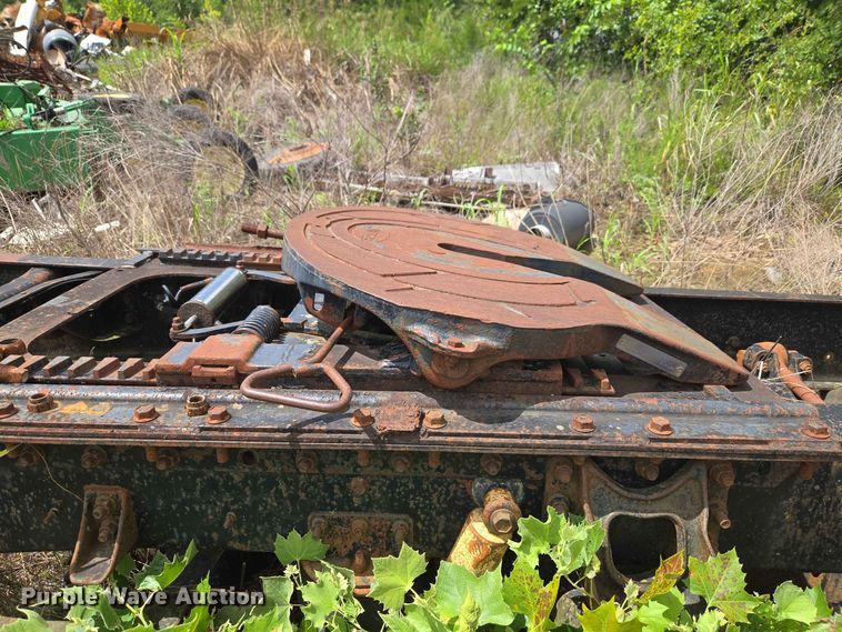 image for item EW8504 1994 International 9400 semi truck