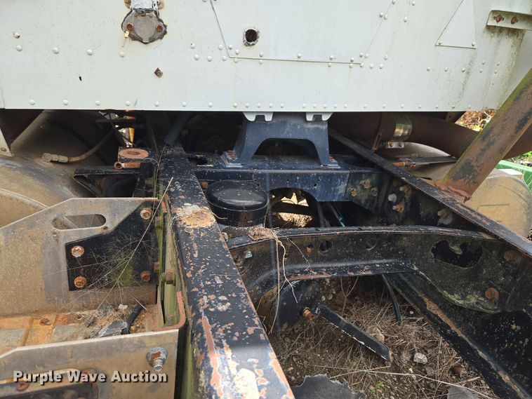 image for item EW8504 1994 International 9400 semi truck