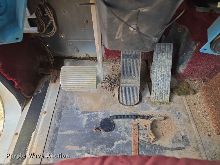 image for item EW8504 1994 International 9400 semi truck