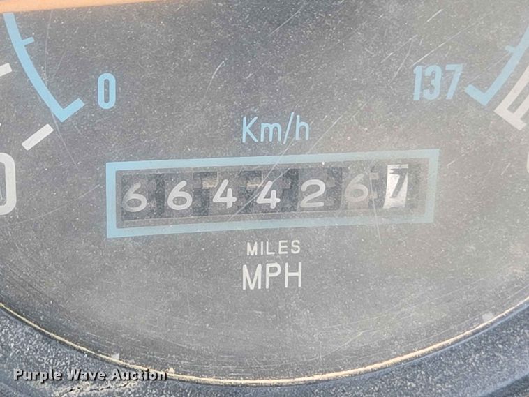image for item EW8504 1994 International 9400 semi truck