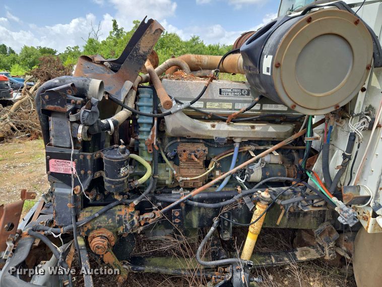 image for item EW8504 1994 International 9400 semi truck