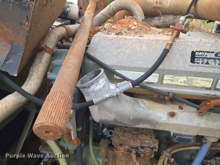 image for item EW8504 1994 International 9400 semi truck