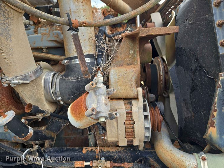 image for item EW8504 1994 International 9400 semi truck