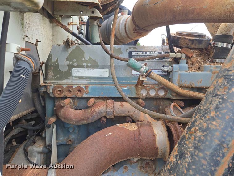 image for item EW8504 1994 International 9400 semi truck