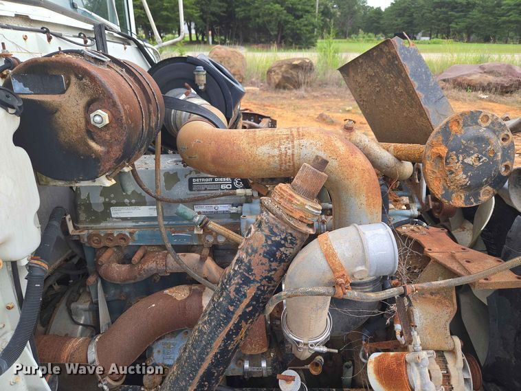 image for item EW8504 1994 International 9400 semi truck