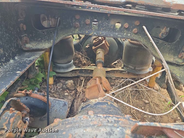 image for item EW8504 1994 International 9400 semi truck
