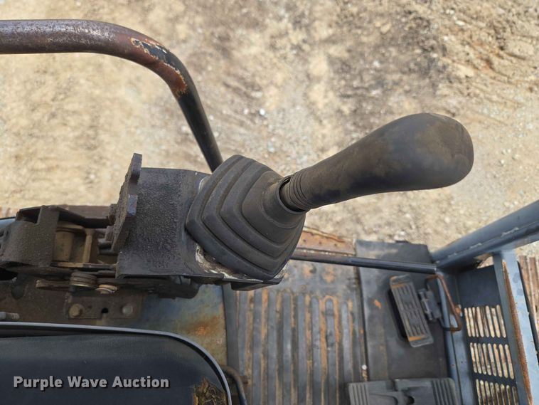 image for item EW8505 2005 John Deere 50D mini excavator