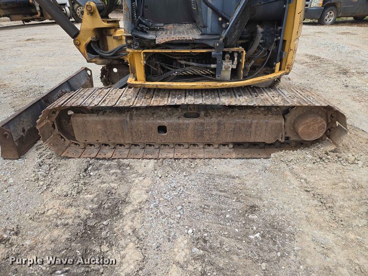 image for item EW8505 2005 John Deere 50D mini excavator