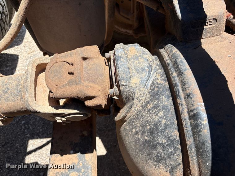 image for item EX0009 2002 International 9400i semi truck