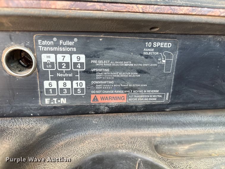 image for item EX0009 2002 International 9400i semi truck