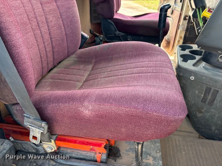image for item EX0009 2002 International 9400i semi truck