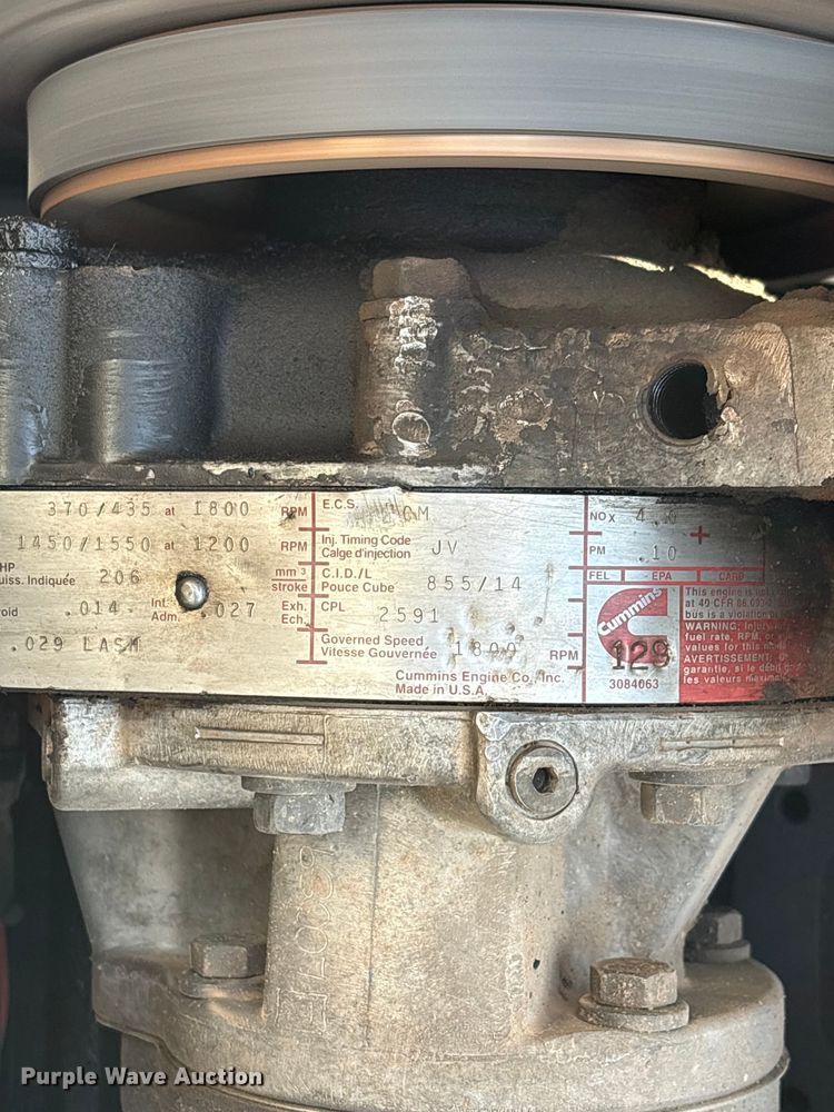 image for item EX0009 2002 International 9400i semi truck