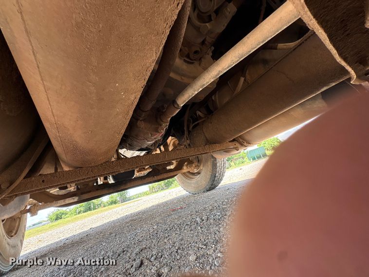 image for item EX0009 2002 International 9400i semi truck