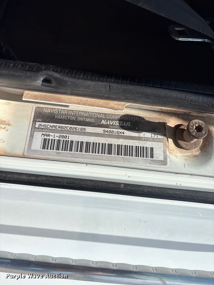 image for item EX0009 2002 International 9400i semi truck