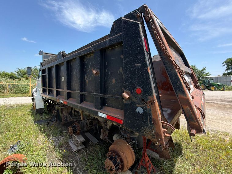 image for item EX2508 2007 Sterling L8500  dump truck
