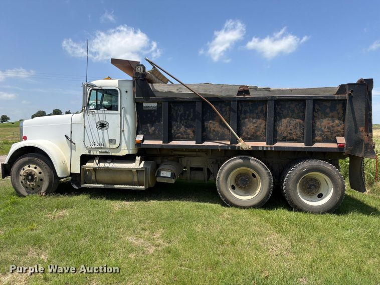 image for item EX2509 1999 Freightliner FLD120 dump truck