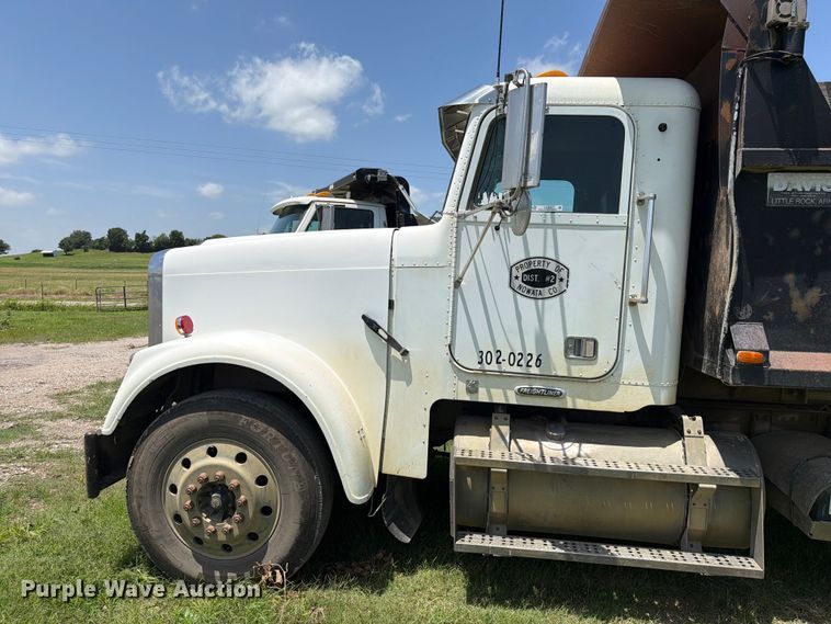 image for item EX2509 1999 Freightliner FLD120 dump truck