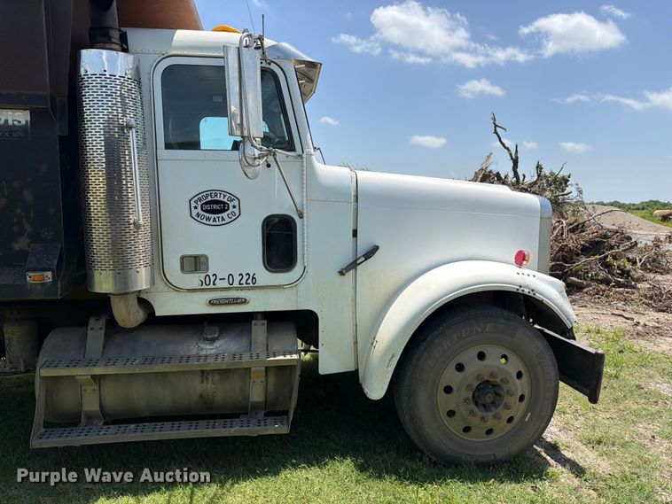 image for item EX2509 1999 Freightliner FLD120 dump truck