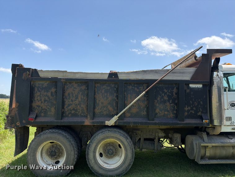 image for item EX2509 1999 Freightliner FLD120 dump truck