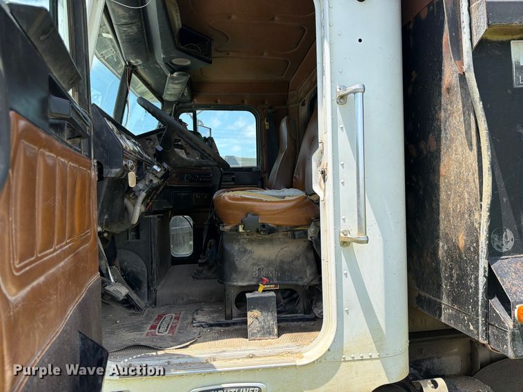 image for item EX2509 1999 Freightliner FLD120 dump truck