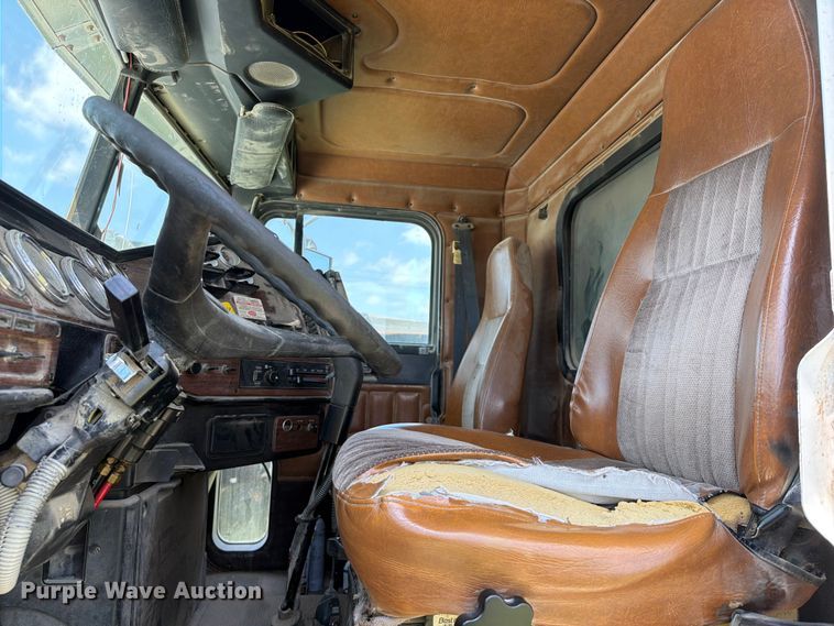 image for item EX2509 1999 Freightliner FLD120 dump truck
