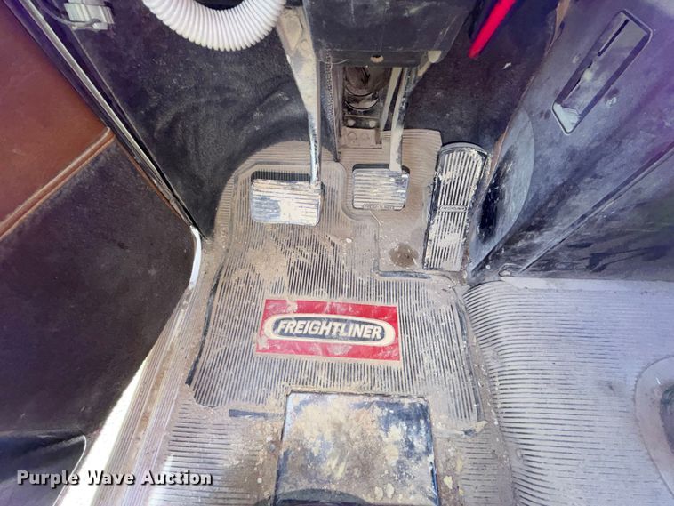 image for item EX2509 1999 Freightliner FLD120 dump truck