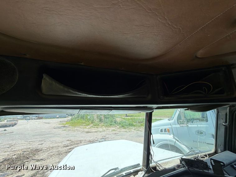 image for item EX2509 1999 Freightliner FLD120 dump truck