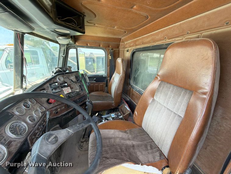 image for item EX2509 1999 Freightliner FLD120 dump truck