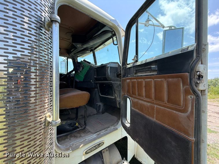image for item EX2509 1999 Freightliner FLD120 dump truck