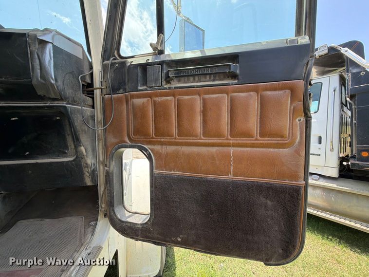 image for item EX2509 1999 Freightliner FLD120 dump truck