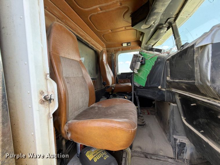 image for item EX2509 1999 Freightliner FLD120 dump truck