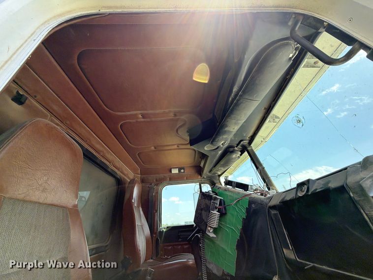 image for item EX2509 1999 Freightliner FLD120 dump truck