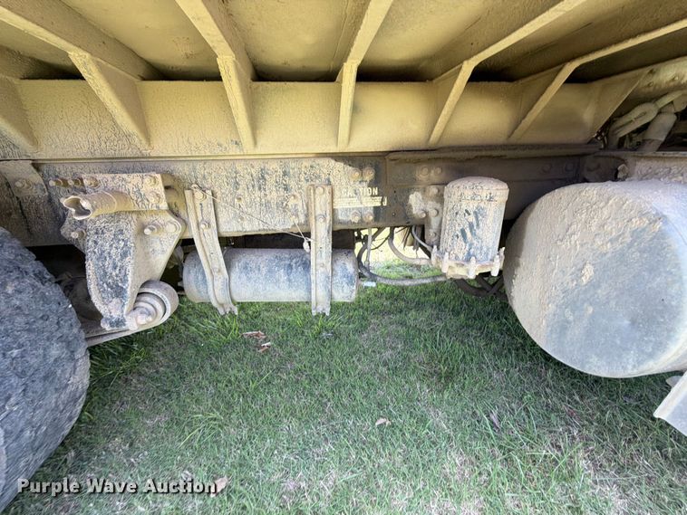 image for item EX2509 1999 Freightliner FLD120 dump truck