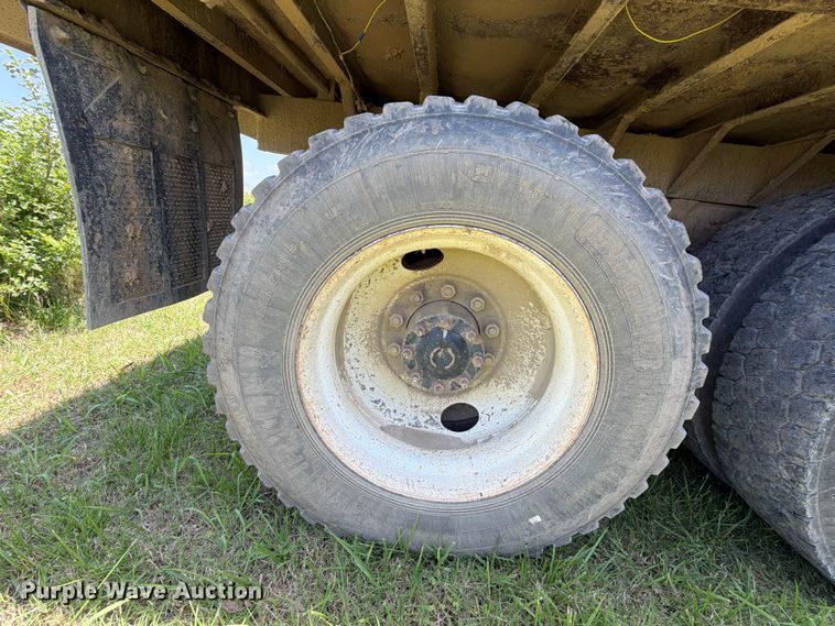 image for item EX2509 1999 Freightliner FLD120 dump truck
