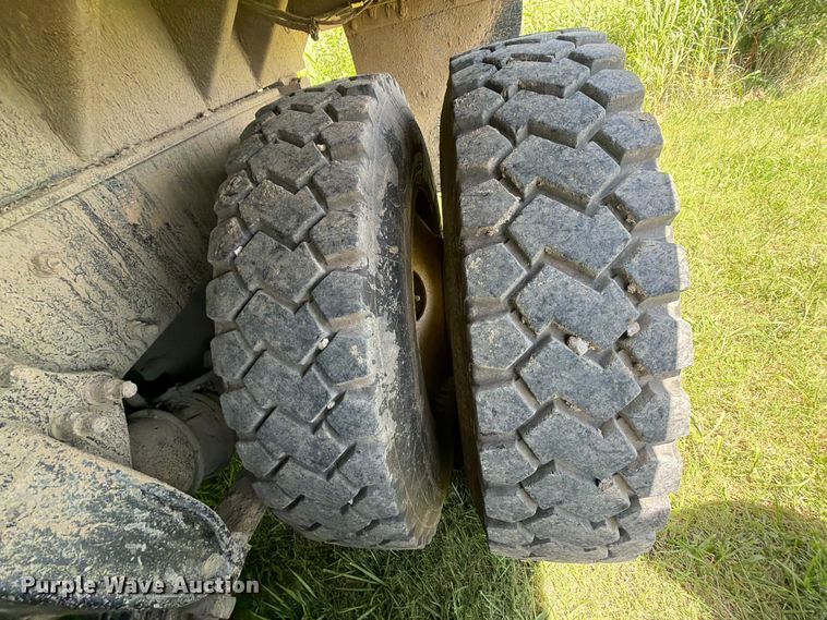 image for item EX2509 1999 Freightliner FLD120 dump truck