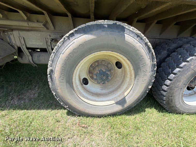 image for item EX2509 1999 Freightliner FLD120 dump truck