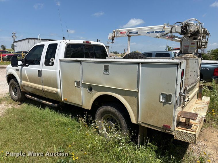 image for item EX2510 2001 Ford F250 Super Duty XL Ext. Cab utility bed pickup truck