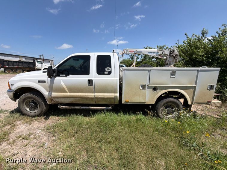 image for item EX2510 2001 Ford F250 Super Duty XL Ext. Cab utility bed pickup truck