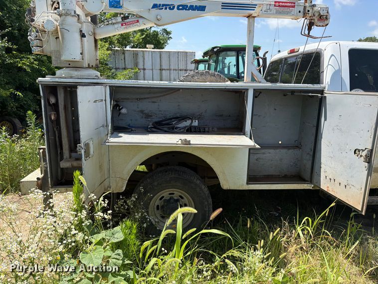 image for item EX2510 2001 Ford F250 Super Duty XL Ext. Cab utility bed pickup truck