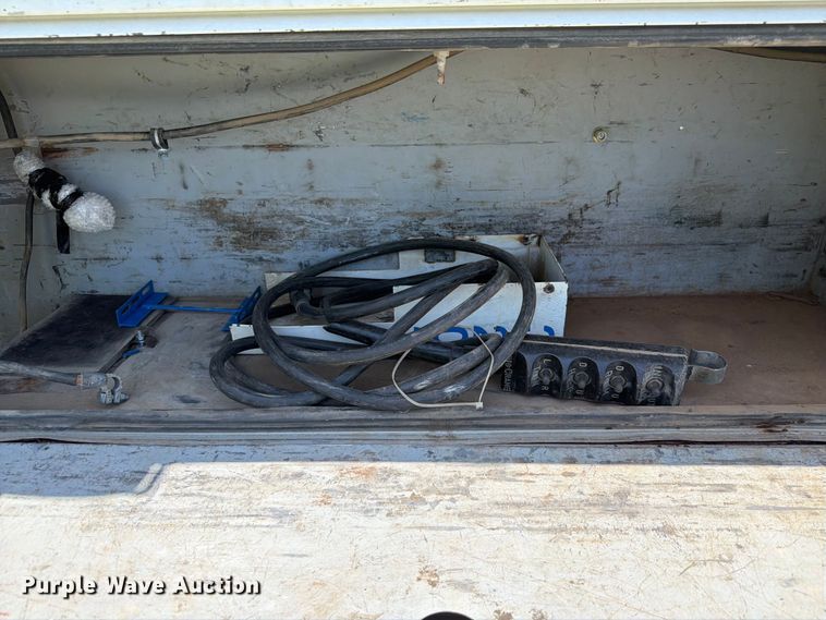 image for item EX2510 2001 Ford F250 Super Duty XL Ext. Cab utility bed pickup truck