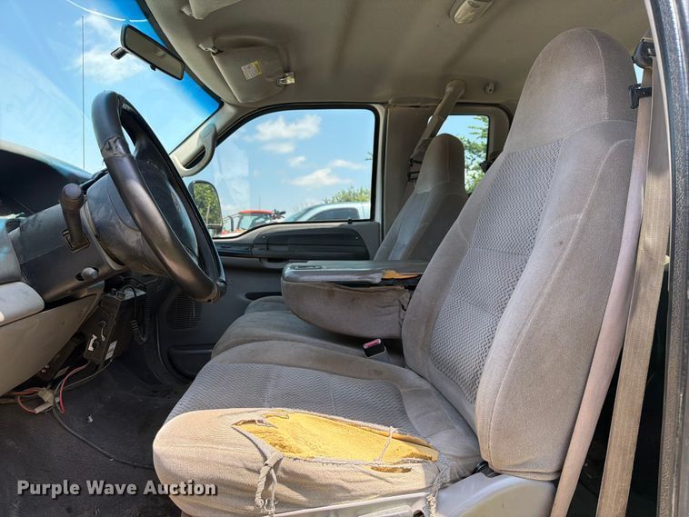 image for item EX2510 2001 Ford F250 Super Duty XL Ext. Cab utility bed pickup truck